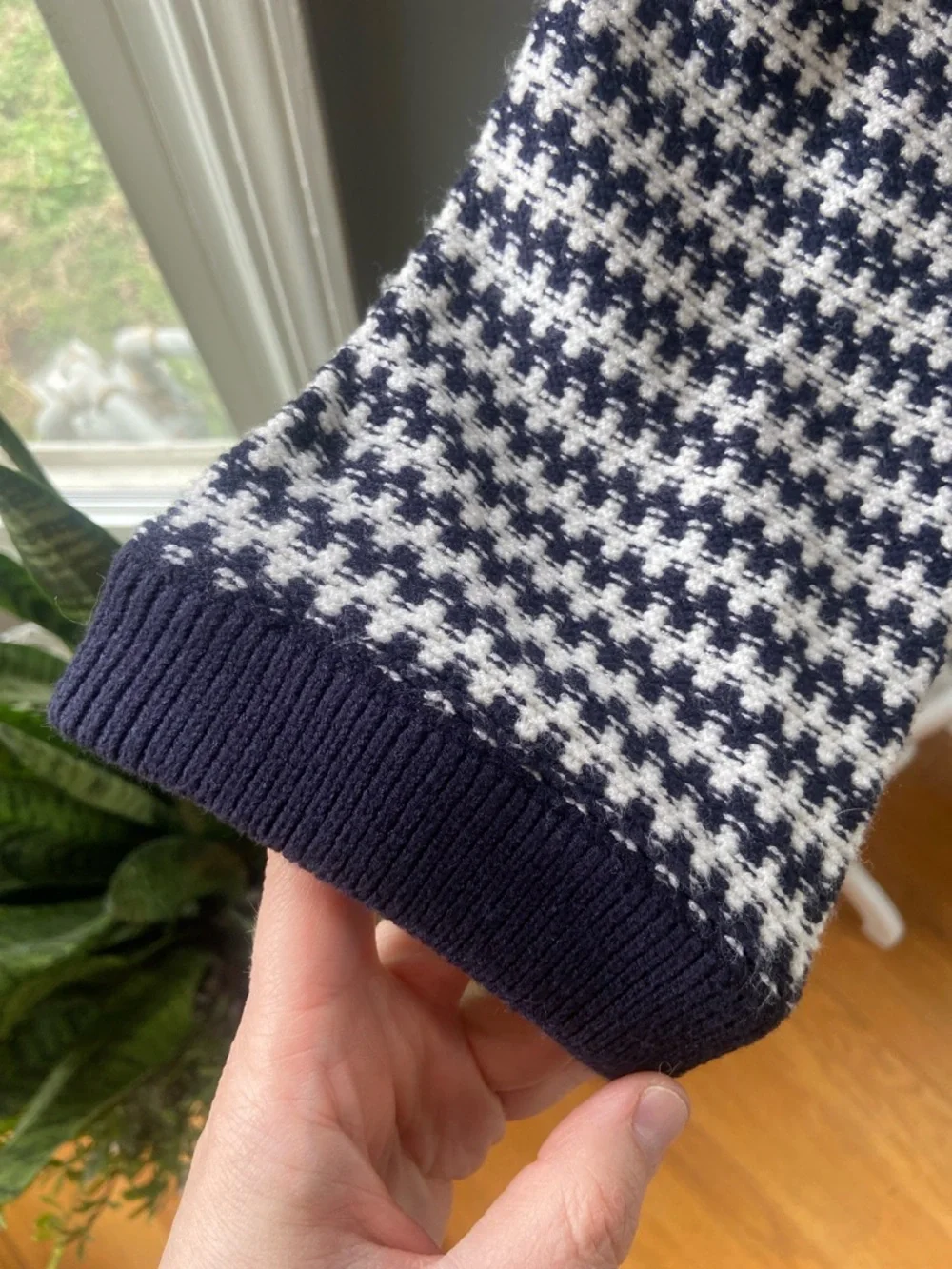 Free Assembly Navy & White Knit Button-Front Cardigan Sweater - Picture 4 of 6